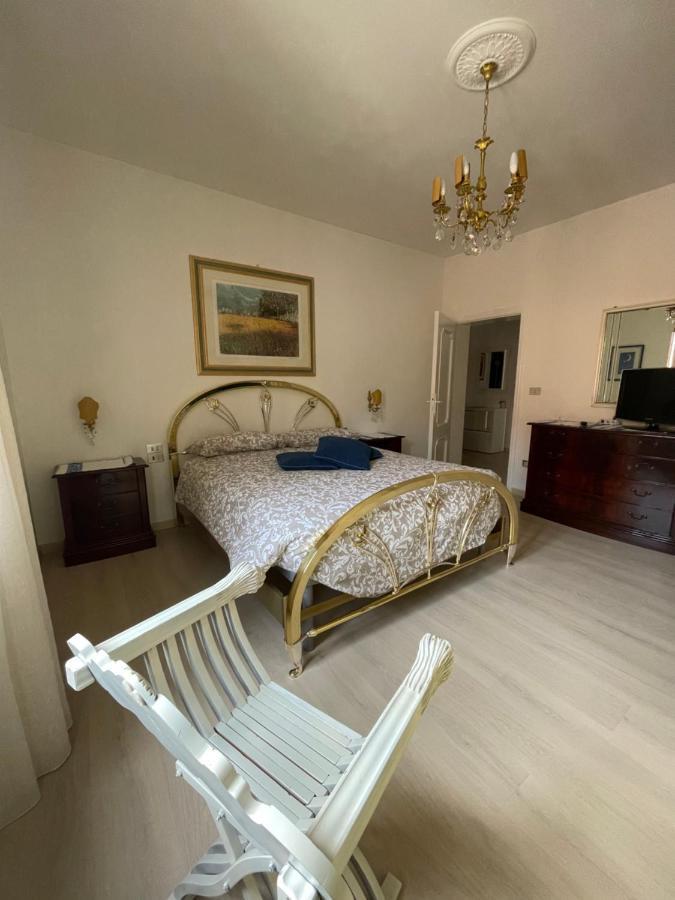 Ferienwohnung La Signora Dei Fiori Gubbio Exterior foto