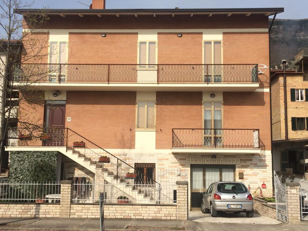 Ferienwohnung La Signora Dei Fiori Gubbio Exterior foto